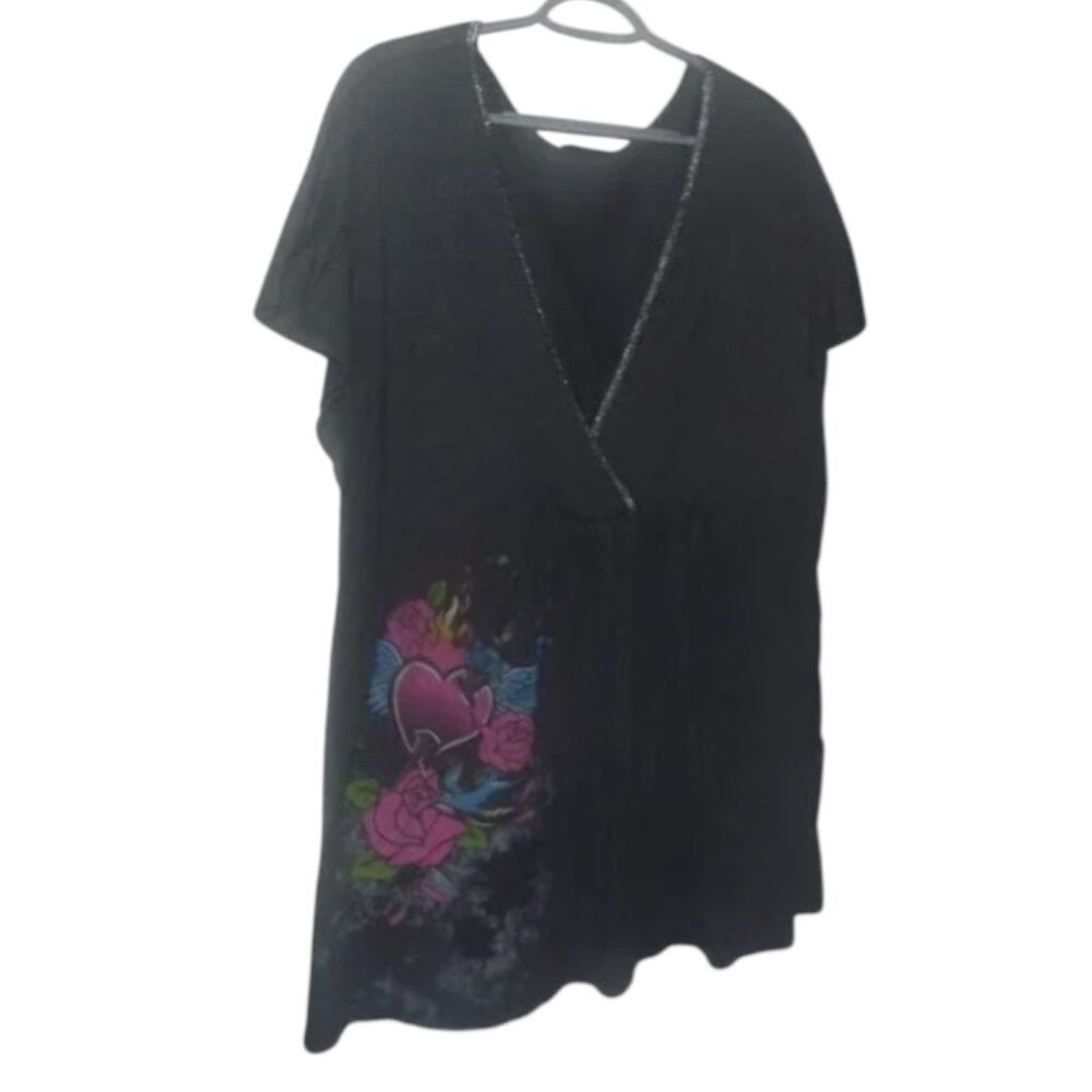 Vintage Torrid Womens 1X Gray Graphic Top Roses Heart V-Neck Plus Size Y2K Goth